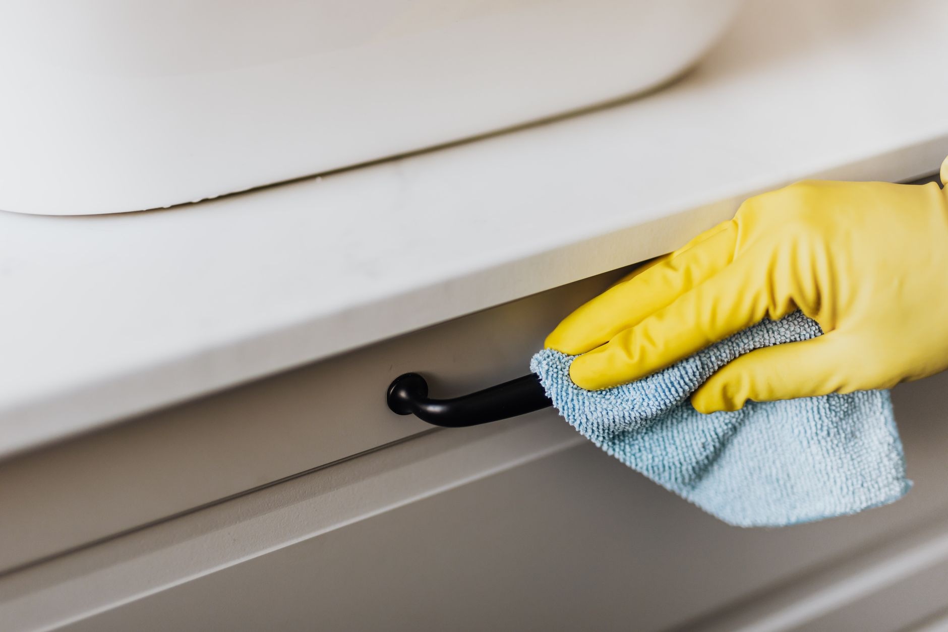 Efficient Apartment Cleaning in Kyiv After Tenants Move Out: A Room-by-Room Guide