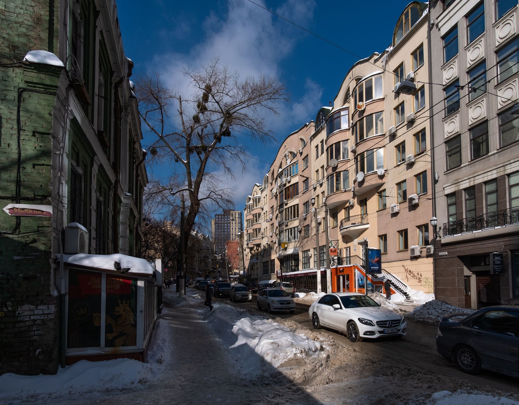Apartment cleaning in Kyiv after winter: what to clean first